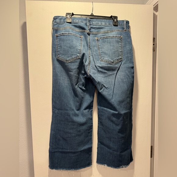 Kut from the Kloth Mid-Wash Cropped Jeans - Picture 2 of 3